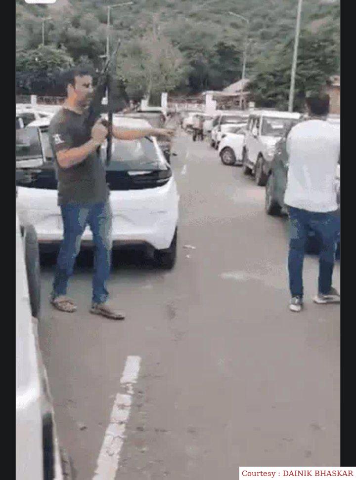 Haryana: The video of firing came out outside the Nalreshwar temple, the police was also forced to hide.