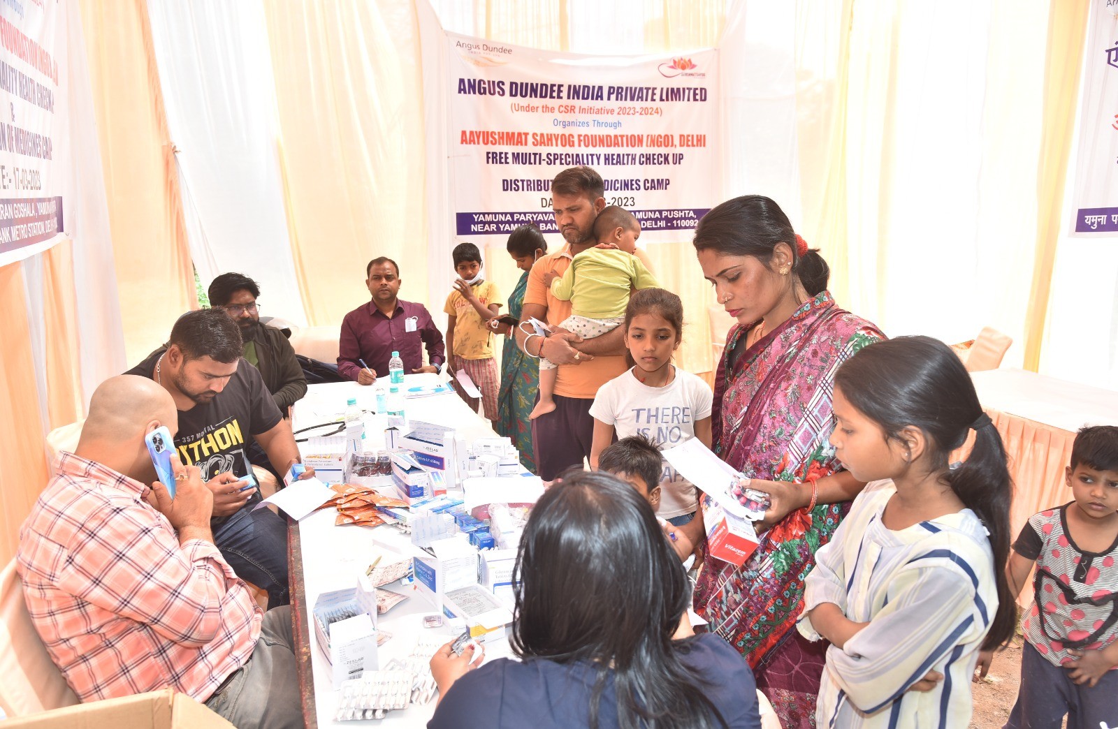 Health check -up camp organized under the aegis of Ayushmat Sahyog Foundation in Yamuna Pushta slum