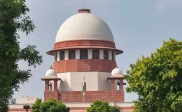 Hearing challenging to Art 370 started, SC has queries on  its nature of provision
