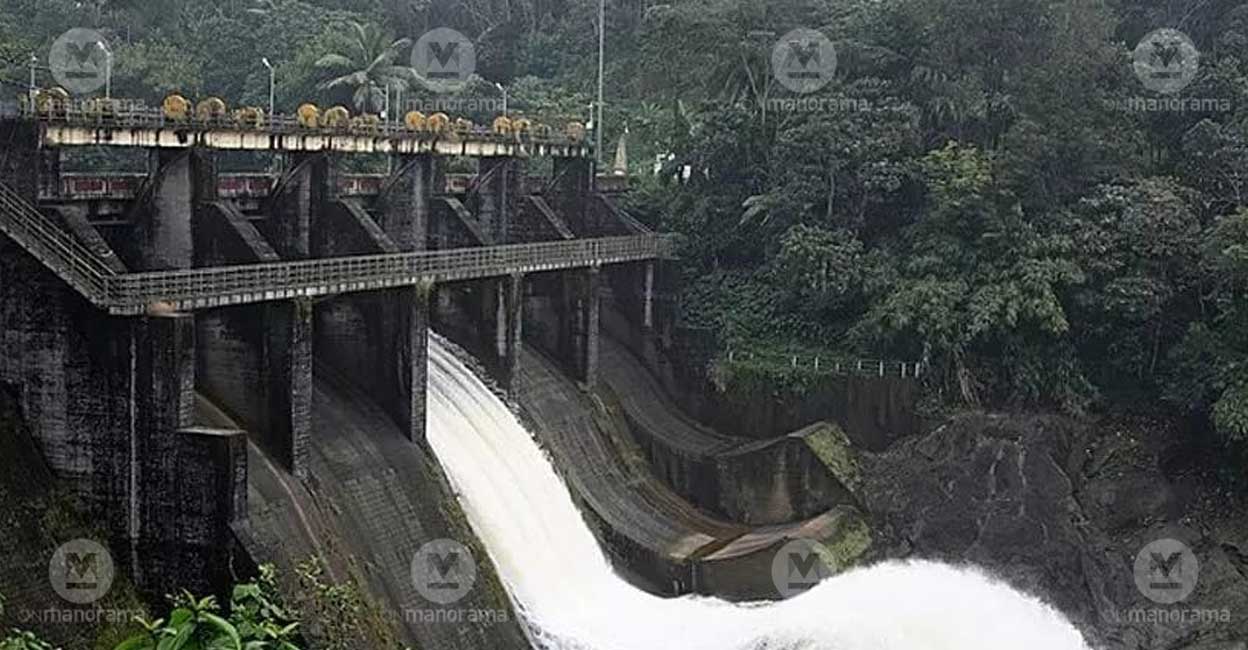 Heavy rain wreaked the havoc across Kerala and announced red alert in Idukki