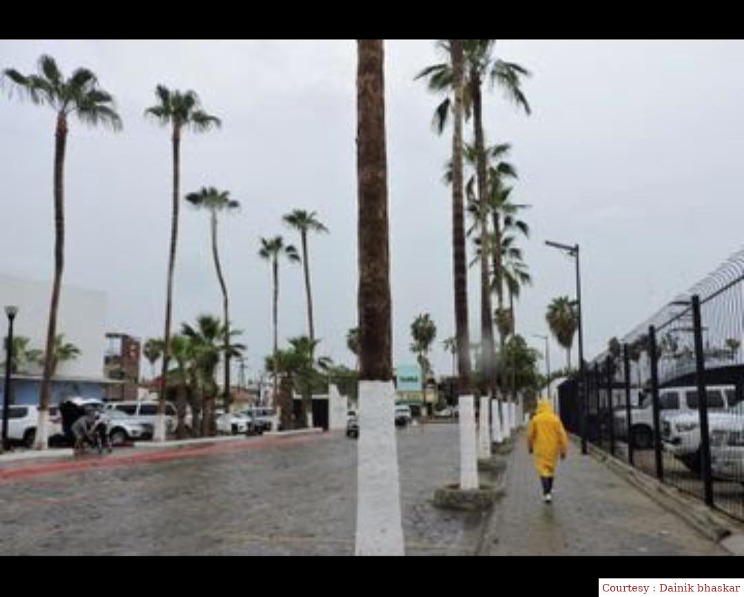 Hillary cyclone moving towards Mexico-California
