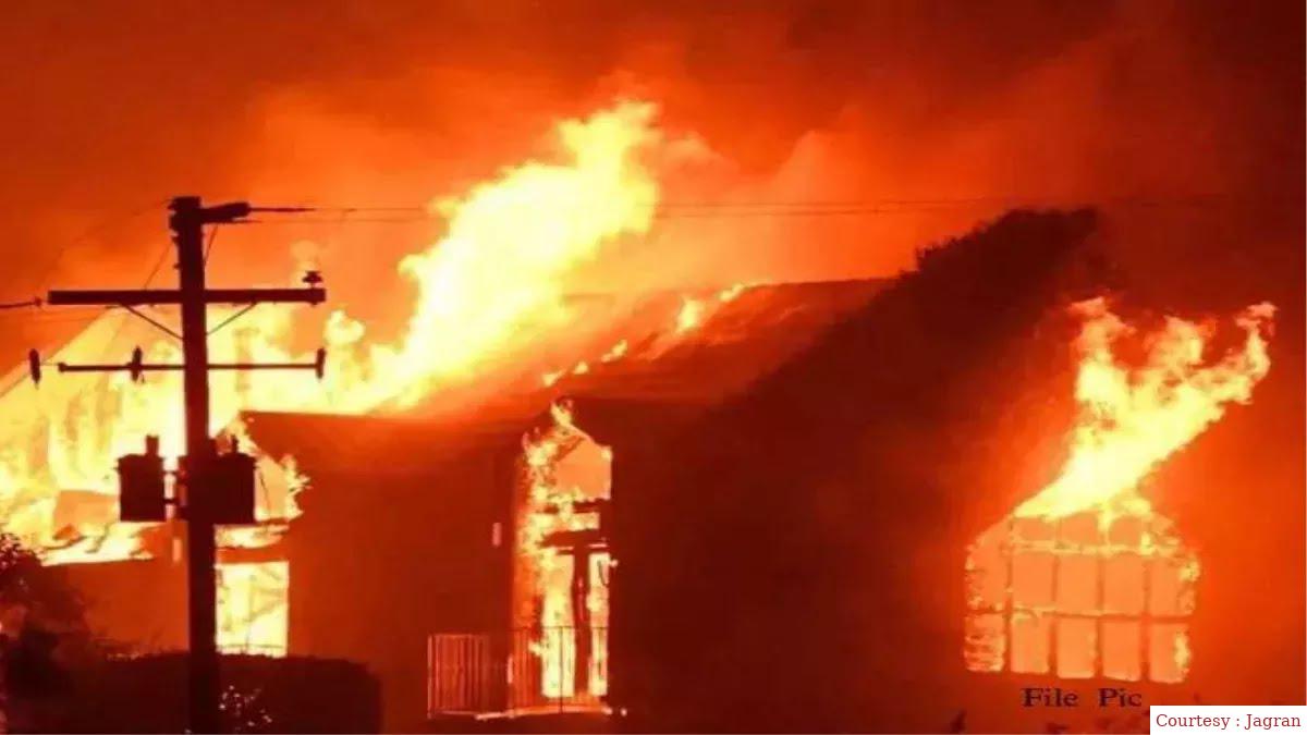 Houseboat fire in Dal Lake, 3 tourists died