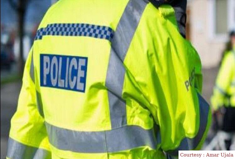 In custody accused of knife murder case.