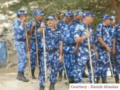 नूंह में 11 लोगों को ही शोभायात्रा की परमिशन दी गई, VHP के 51 लोगों ने किया जलाभिषेक।