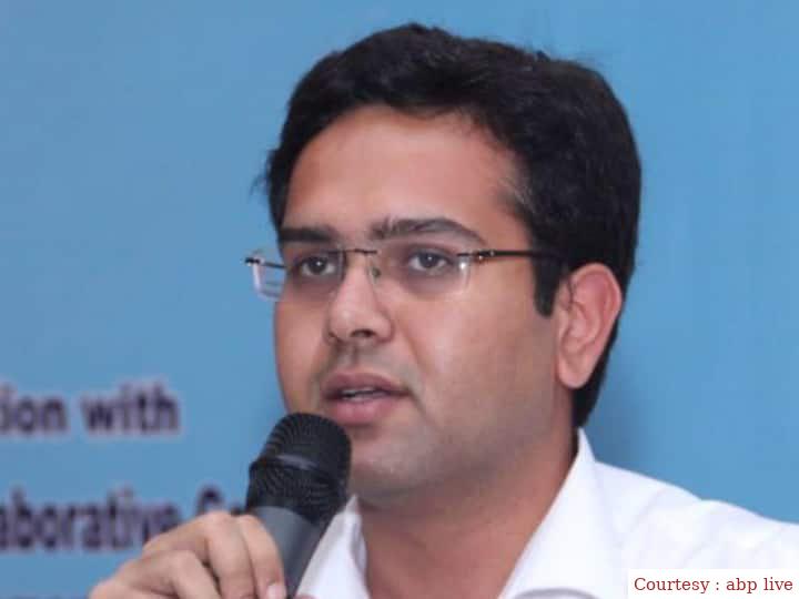 In one day, 11 cows died in Goshala, hidden bodies.