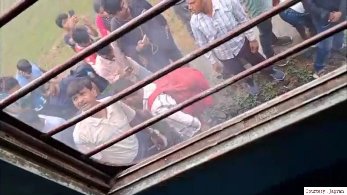 Incident occurred in train from Darbhanga to New Delhi, stir among passengers due to smoke rising