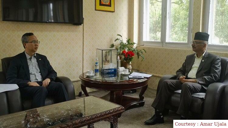 चीन और नेपाल के कम्युनिस्ट पार्टियों के बीच संपर्क में वृद्धि।