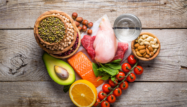 7 खाद्य पदार्थों से बढ़ाए अपने चेहरे का ग्लो और पाएं पहले जैसी जवां त्वचा