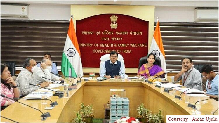 कोरोना संक्रमण के बढ़ते आकड़े।