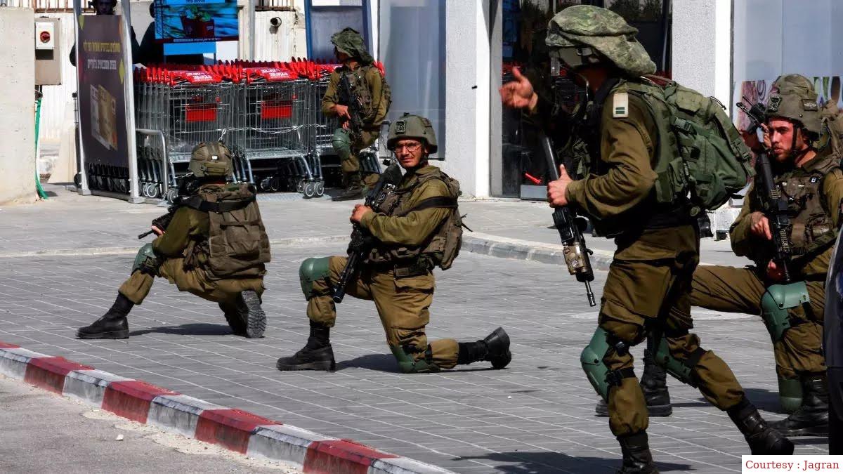 इज़राइल ने तीसरी बार गाज़ा में घुसकर हमला किया