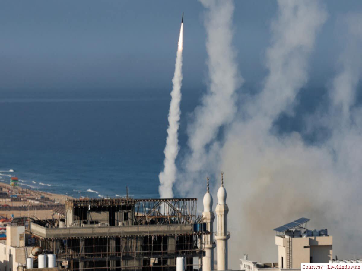 गाजा में इजराइल ने की बमबारी, 200 लोगों की मौत।