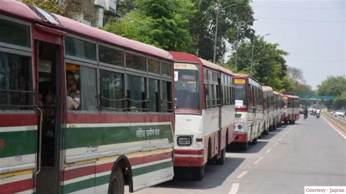 Karnataka and Telangana Road Transport Corporation drivers were appreciated in road safety