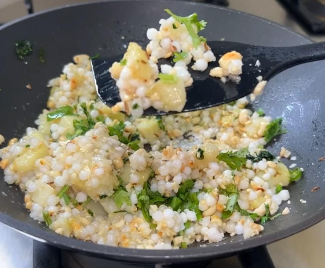 खिली खिली साबूदाना खिचड़ी