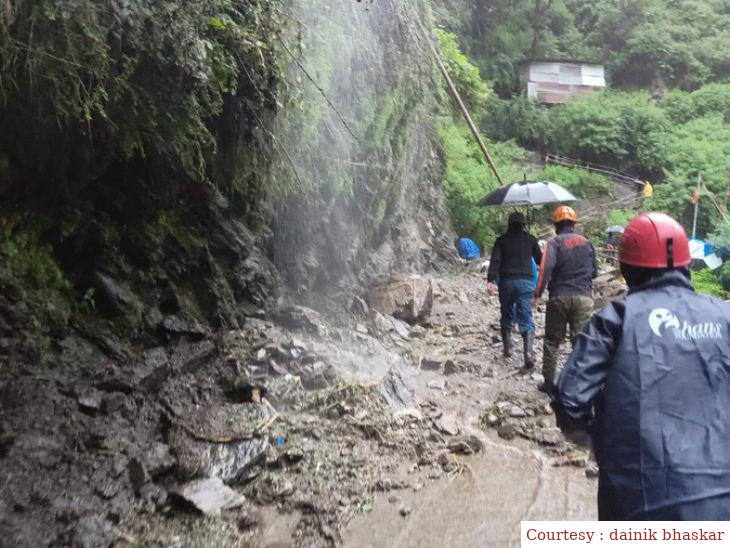 Landslide on Kedarnath Yatra route, havoc continues in people.