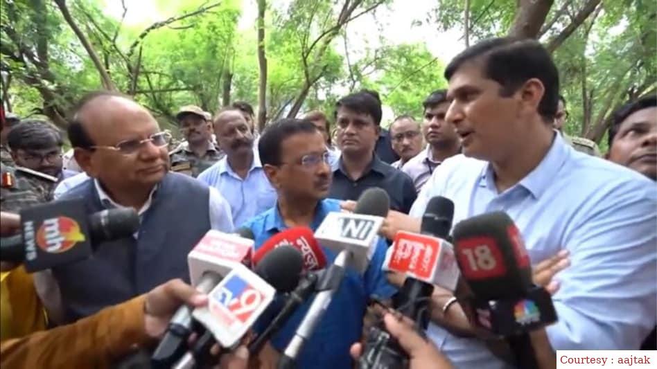 दिल्ली में उपराज्यपाल और मुख्यमंत्री ने बाढ़ के हालात का जायजा लिया