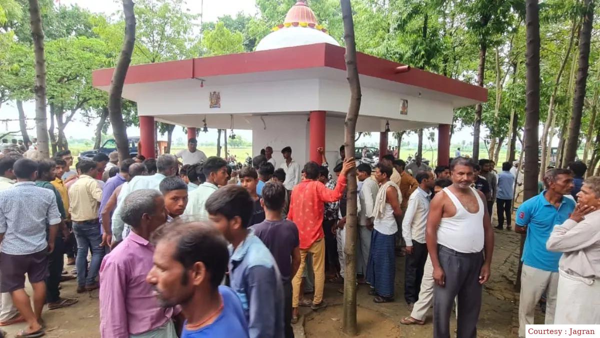 नौगवां गांव में महंत की बेरहमी से हत्या