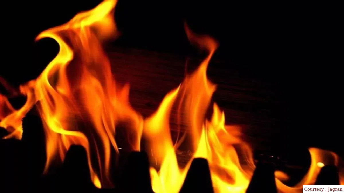 Maharashtra: Fire in cotton warehouse in Thane, 2 people died