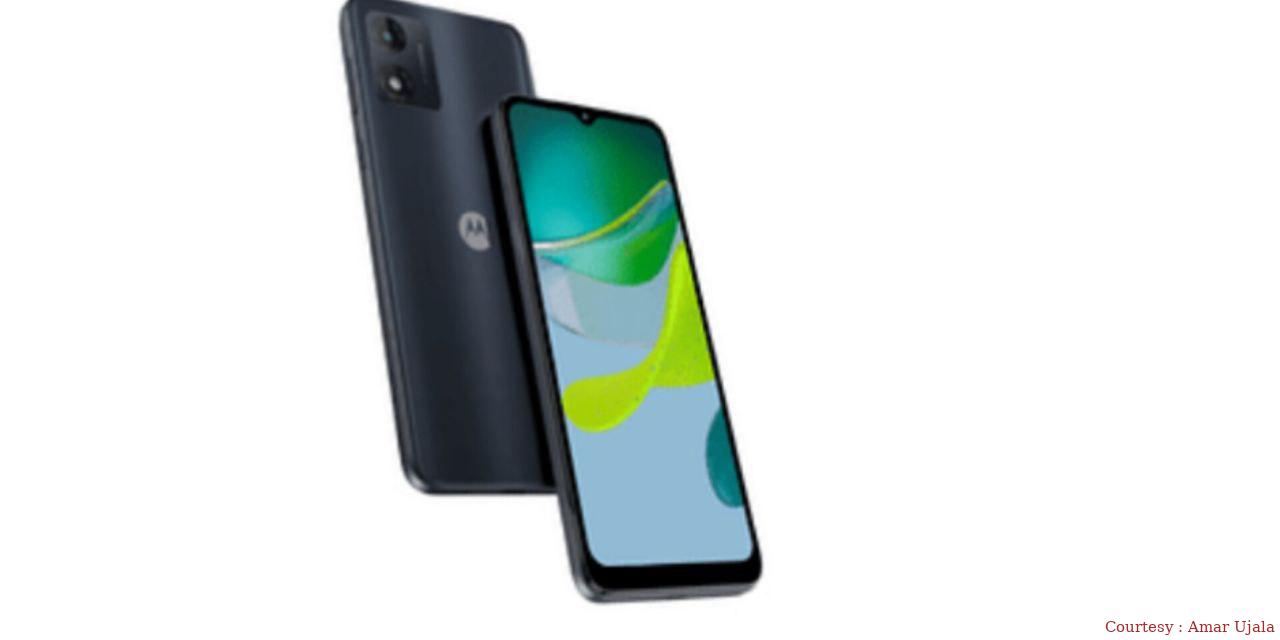Motorolas new smartphone with pre -installed seam card.