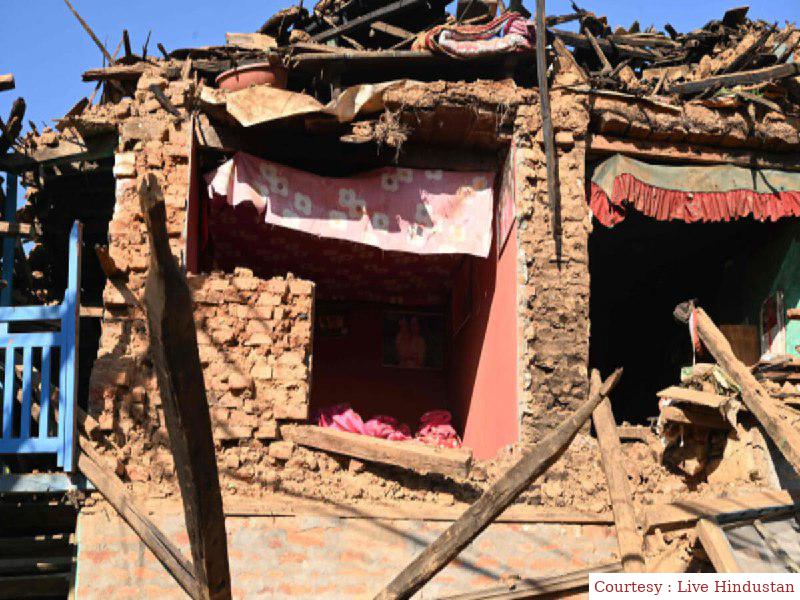 नेपाल के भूकंप ने मचाई तबाही, हजारों घर हुए बर्बाद।