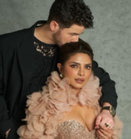 Nick Jonas dropped a romantic photo with Priyanka Chopra