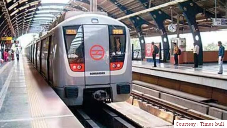 On August 15, Delhi Metro will run from 5:00 am. DMRC first released the time table.