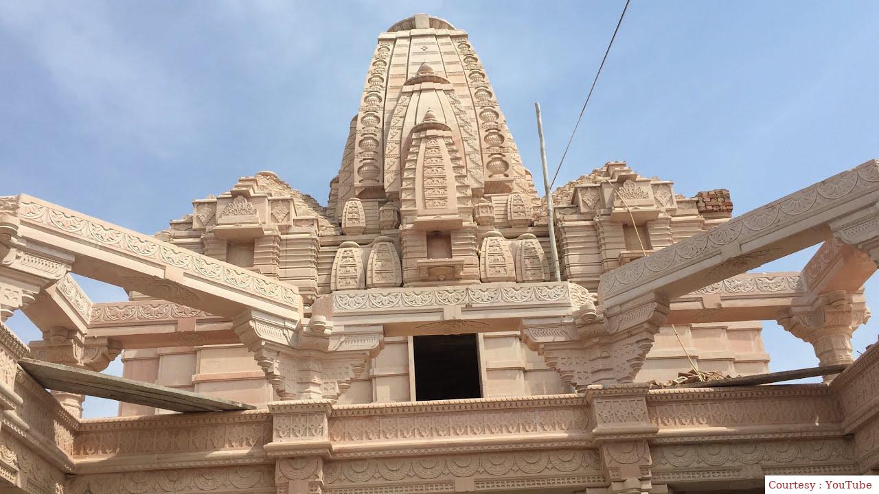 मंदिर में हुई एक करोड़ की चोरी।