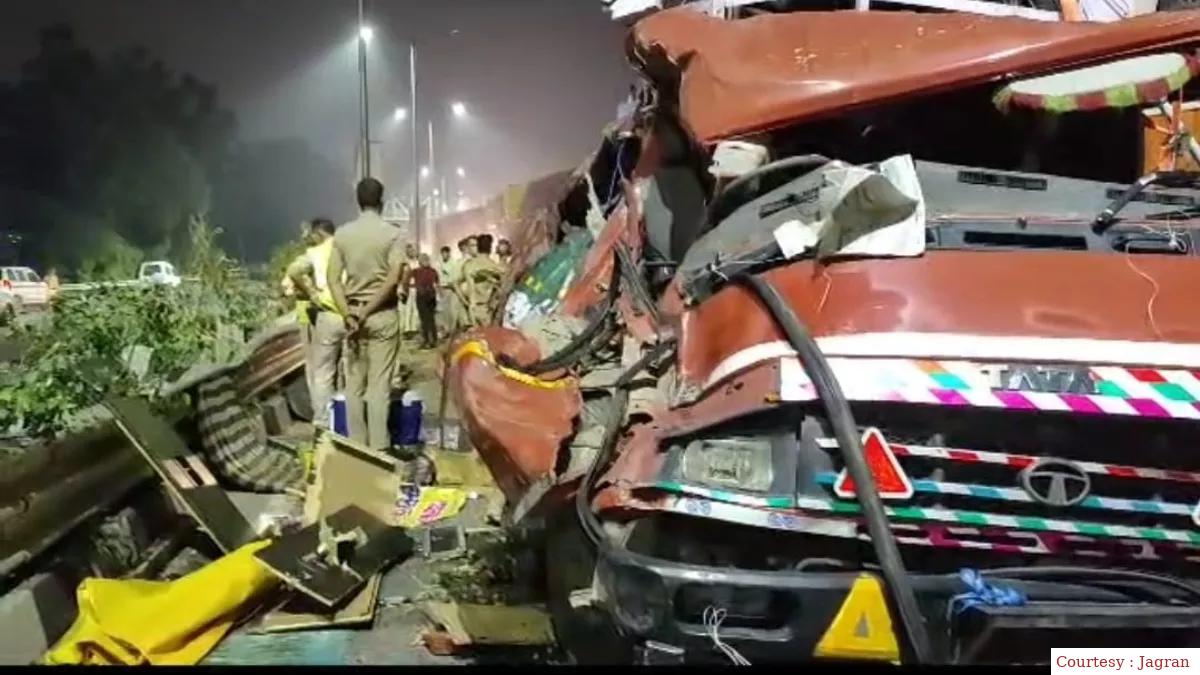 Painful accident in truck collision in Delhi: Many people died, accused driver absconding
