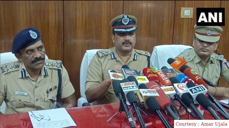 People died in Tamil Nadu due to poisonous alcohol.