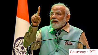 फ्रांस दौरे पे पहुंचे पीएम मोदी, देश के विकास और यूपीआई संबंधित हुई बात