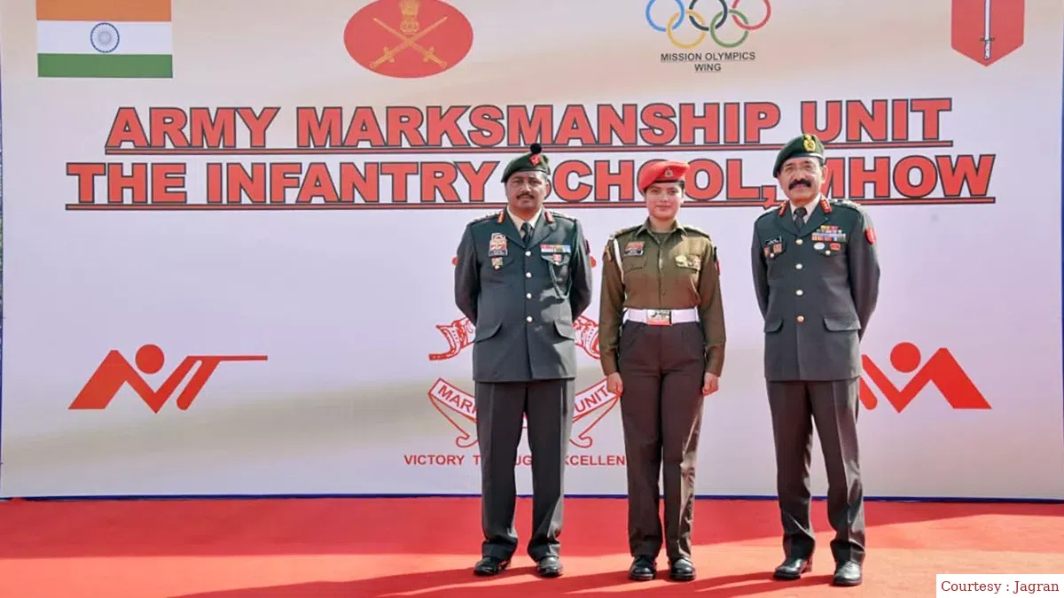 सेना की पहली महिला सूबेदार बनी प्रीति रजक।