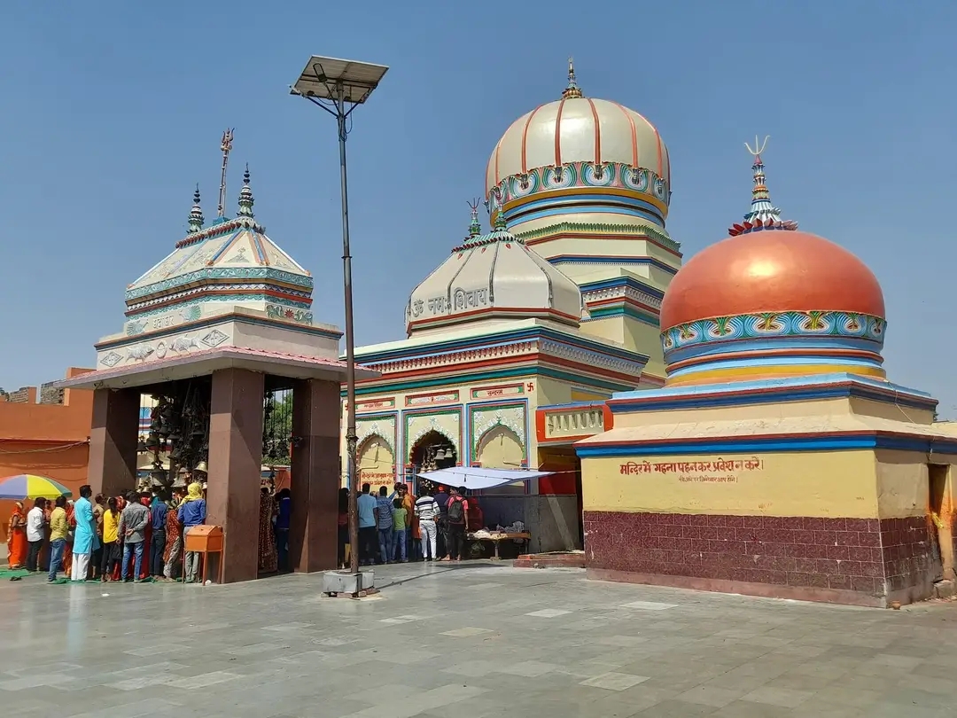 Preparations started at Baba Mahendranath Dham regarding Shravani fair. Drop gate being installed and siege being installed.