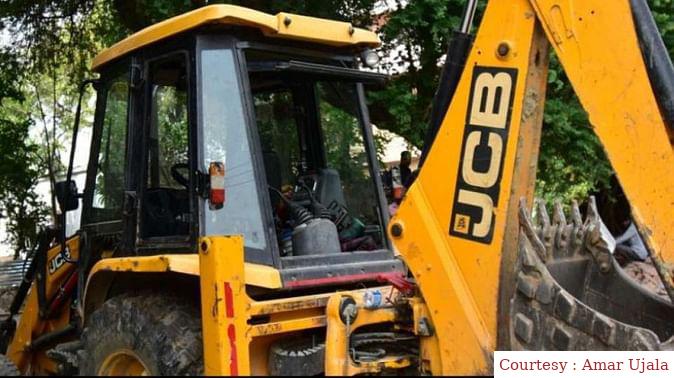 Preparations to remove encroachments from many roads in Delhi.