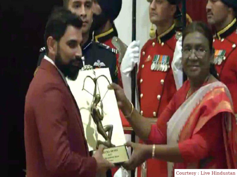 President Draupadi Murmu honored Mohammed Shami with the Arjuna Award.