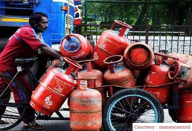 Price of LPG cylinder: Increase in the price of 19 kg commercial gas cylinder.
