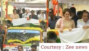 Priyanka Gandhi holds a roadshow playing in Bengaluru at last day of her Poll Campaign