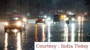 Rain in Delhi brings down the season’s temperature by 10 degrees