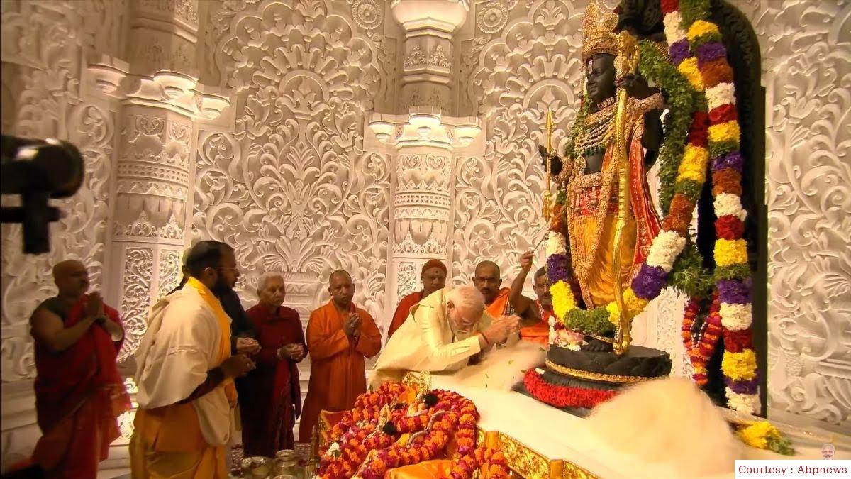 अयोध्या राम मंदिर में रामलला की प्राण प्रतिष्ठा संपन्न।