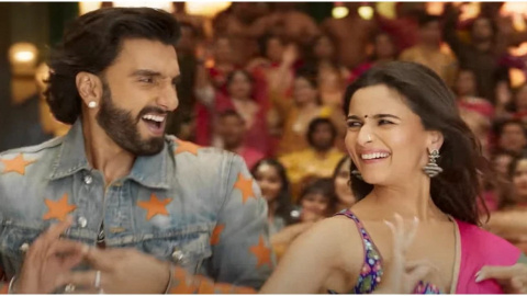 Ranveer Singh responded to Javed Akhtar and Kajol's review