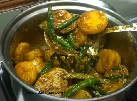 Recipe for making radish and green chili pickle