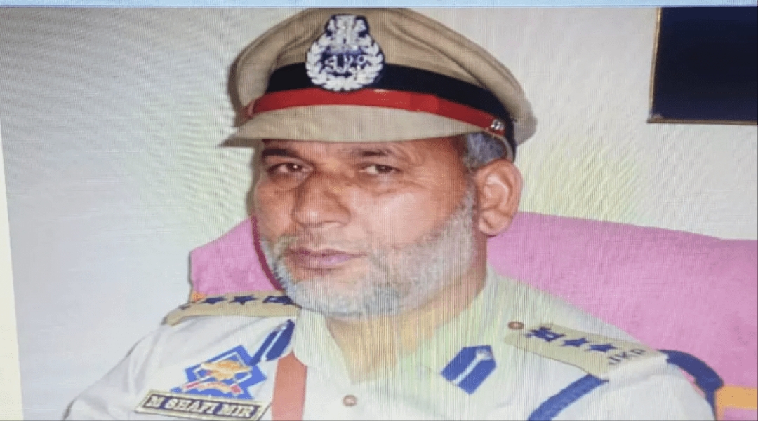 Retired SSP shot dead in Kashmir.