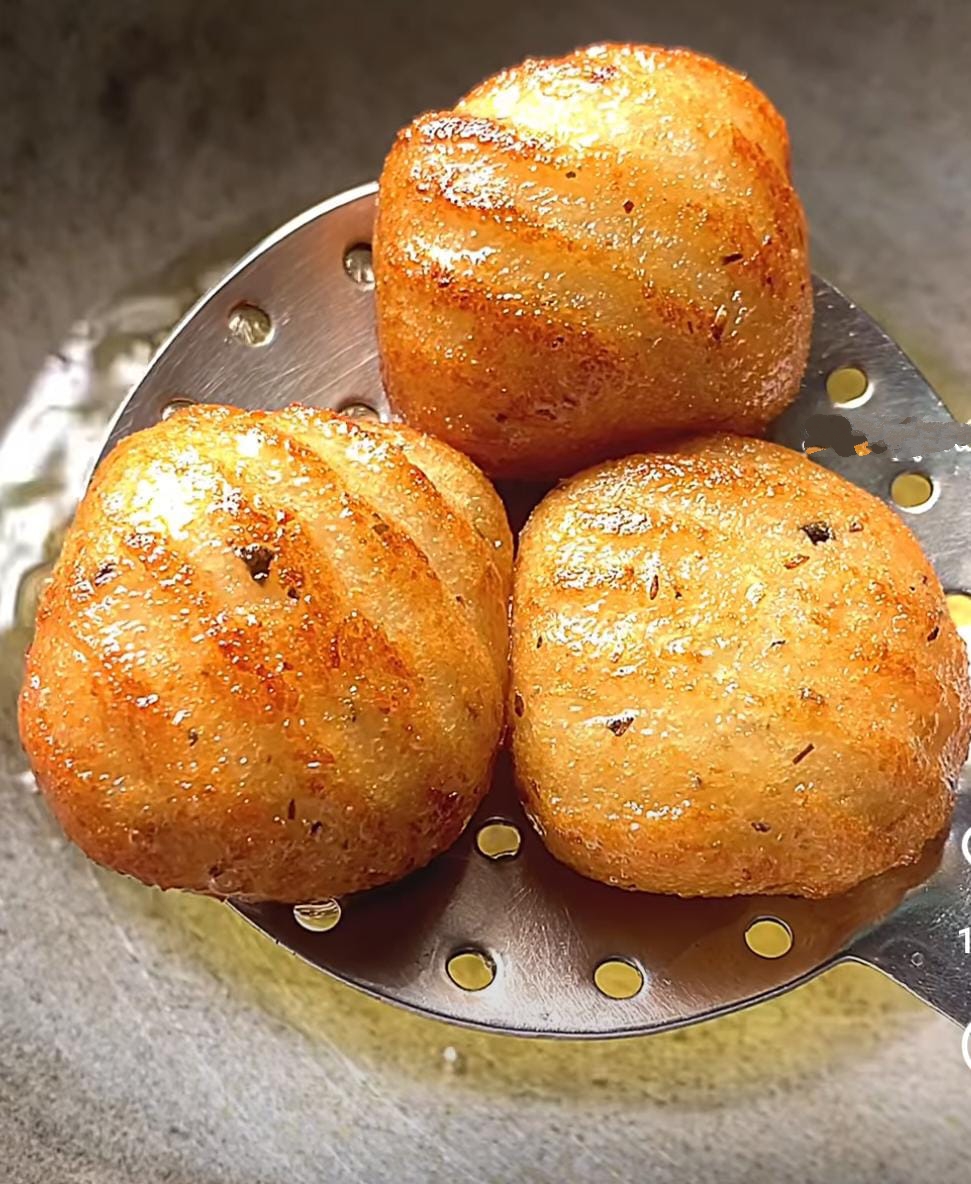 Semolina potato snacks
