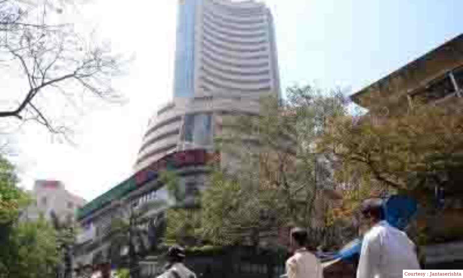 सेंसेक्स में 300 अंक से ज्यादा की गिरावट