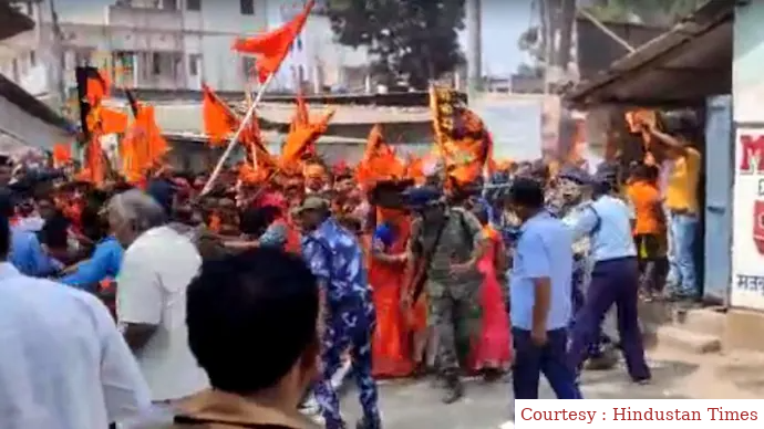 Smriti Irani accuses Mamta Banerjee of sheltering those involved in riots