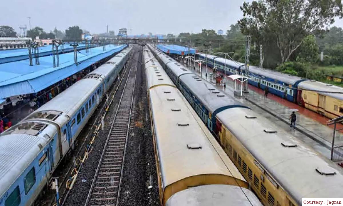 Soil book of Delhi Mumbai track, 24 trains diverted