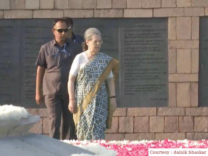 Sonia and Priyanka paid tribute to Rajiv Gandhis 79th birth anniversary, Veer Bhoomi.