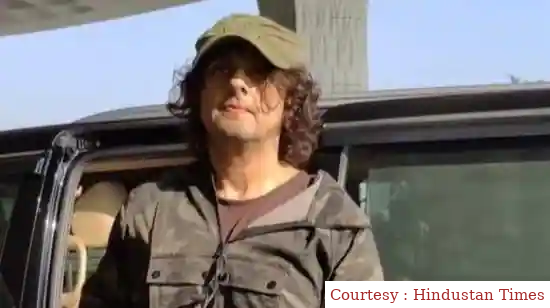 Sonu Nigam replies "all okay" as he enters the airport to catch flight
