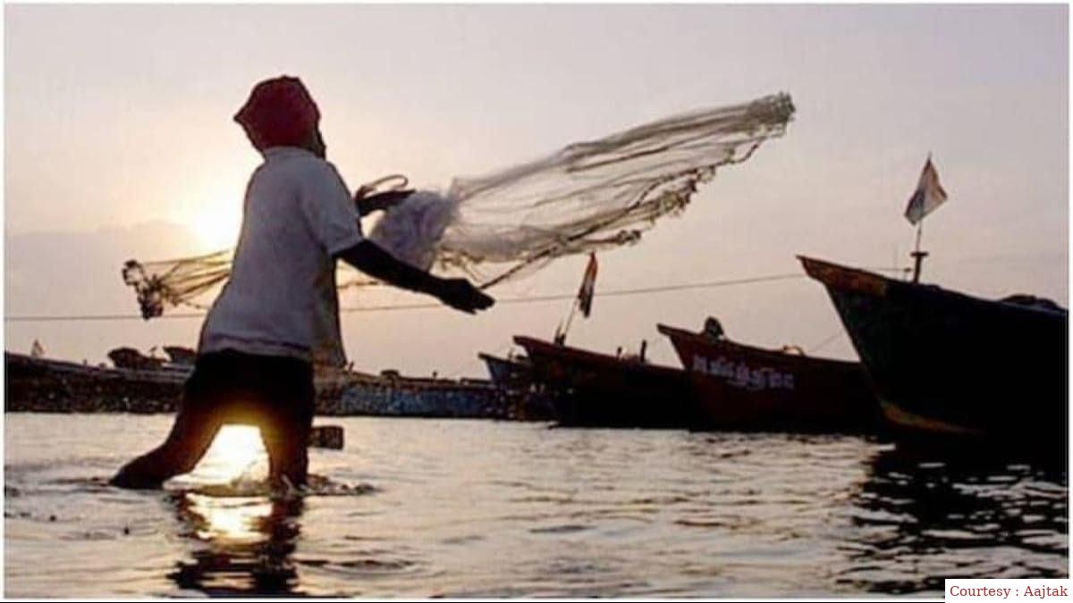 Sri Lankan Navy arrested 12 Indian fishermen