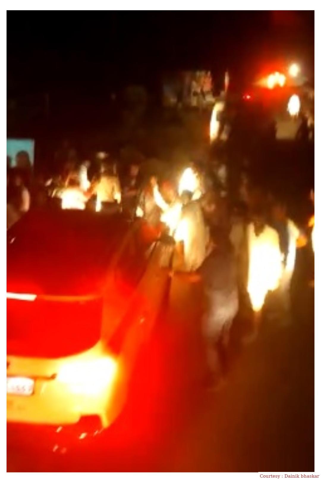 नीमच में भाजपा की जन आशीर्वाद यात्रा पर पथराव।