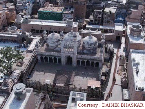 Temples found under a mosque like Gyanvapi, 3 big case came forward.