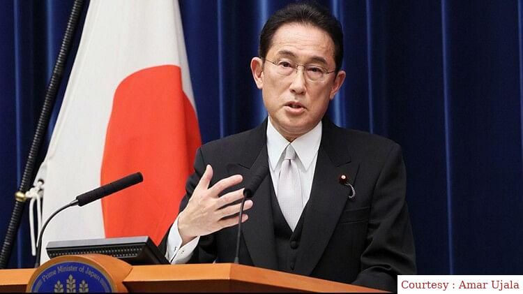 जापान के प्रधानमंत्री पर अज्ञात व्यक्ति का हमला।